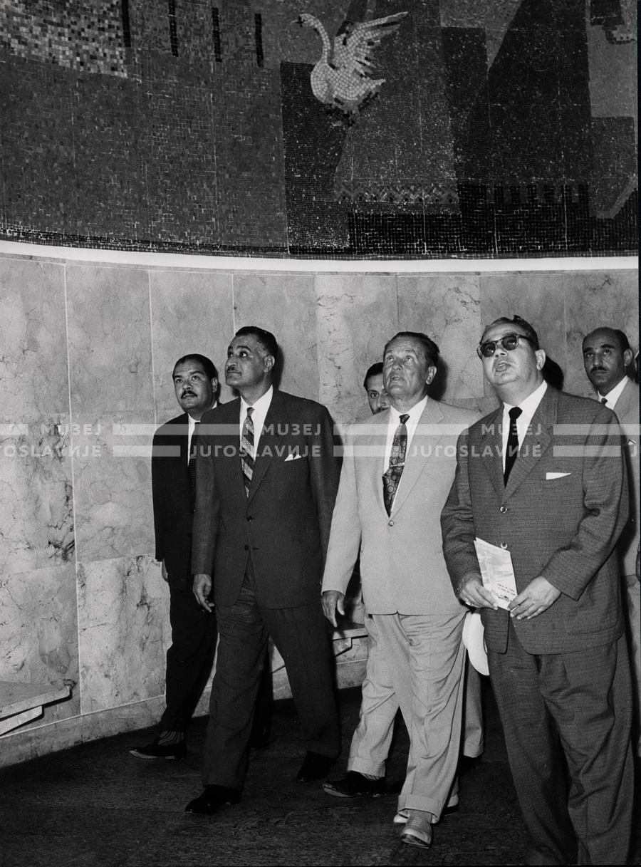1961_165_011