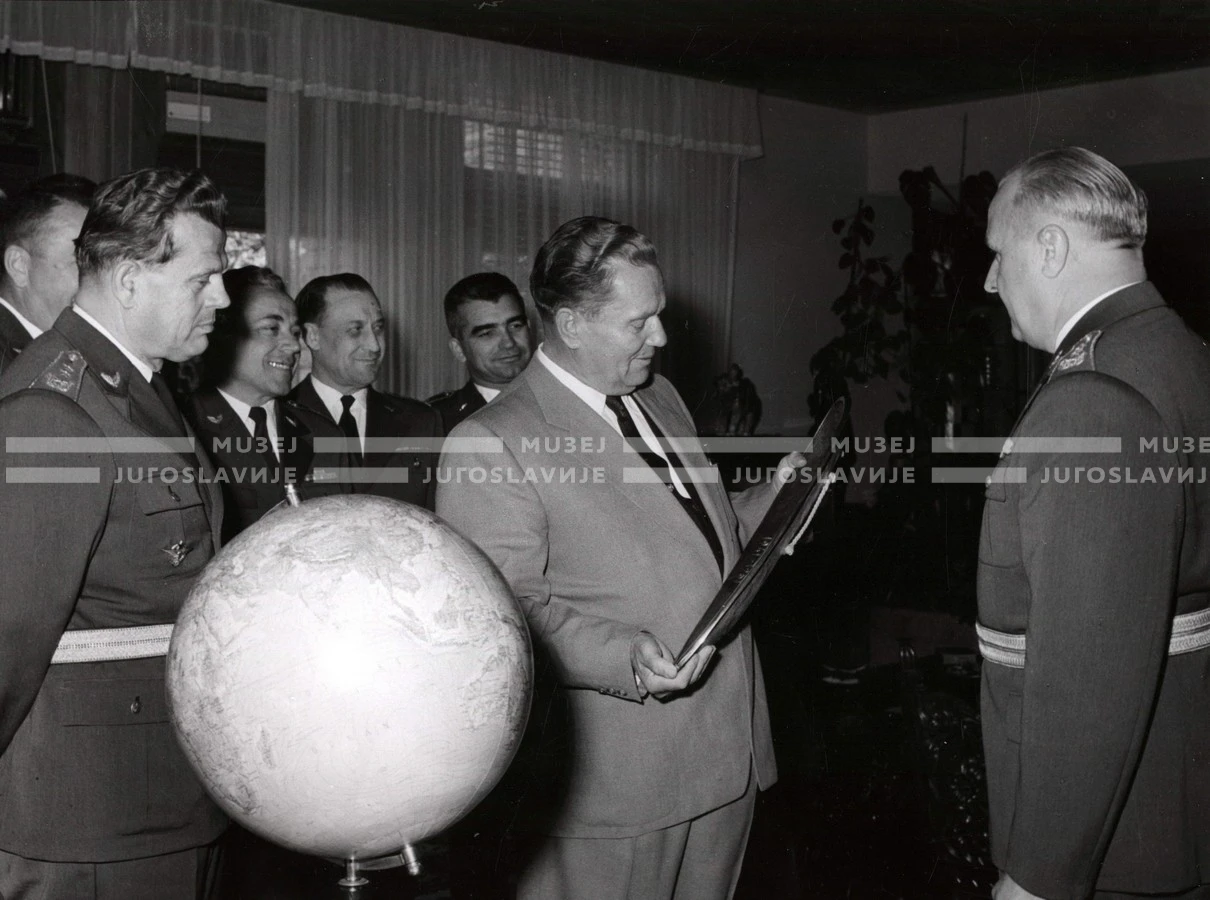 1961_167_094