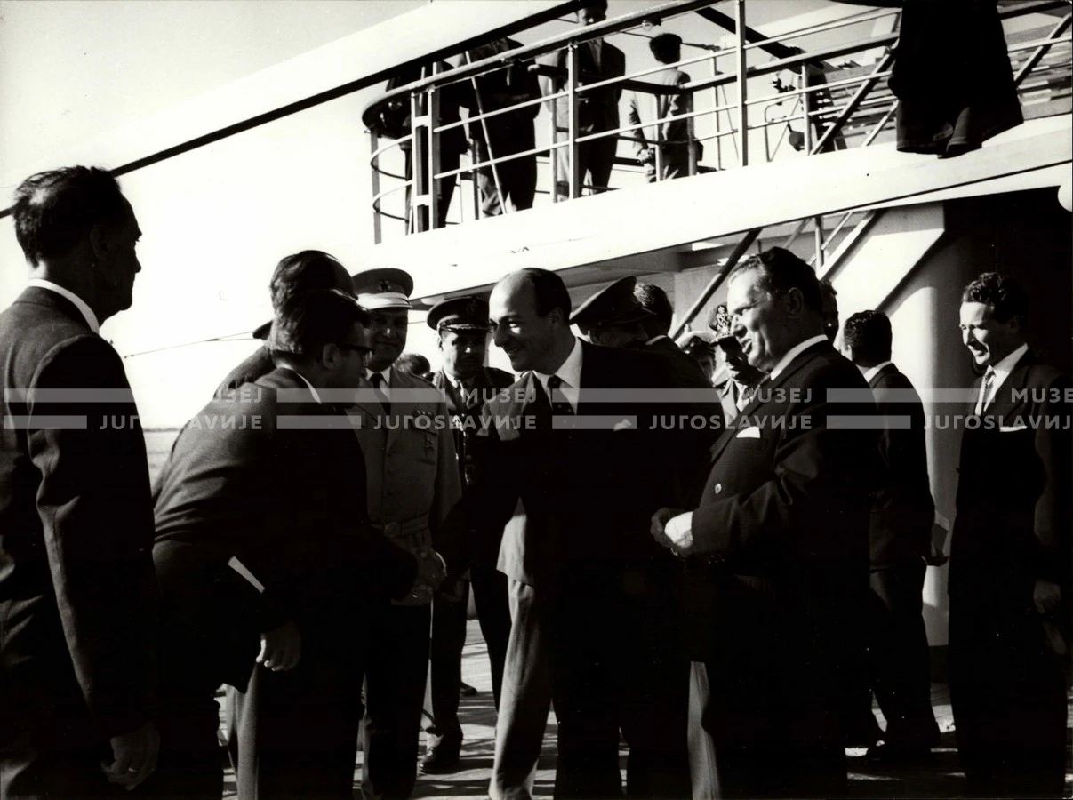 1961_164_003
