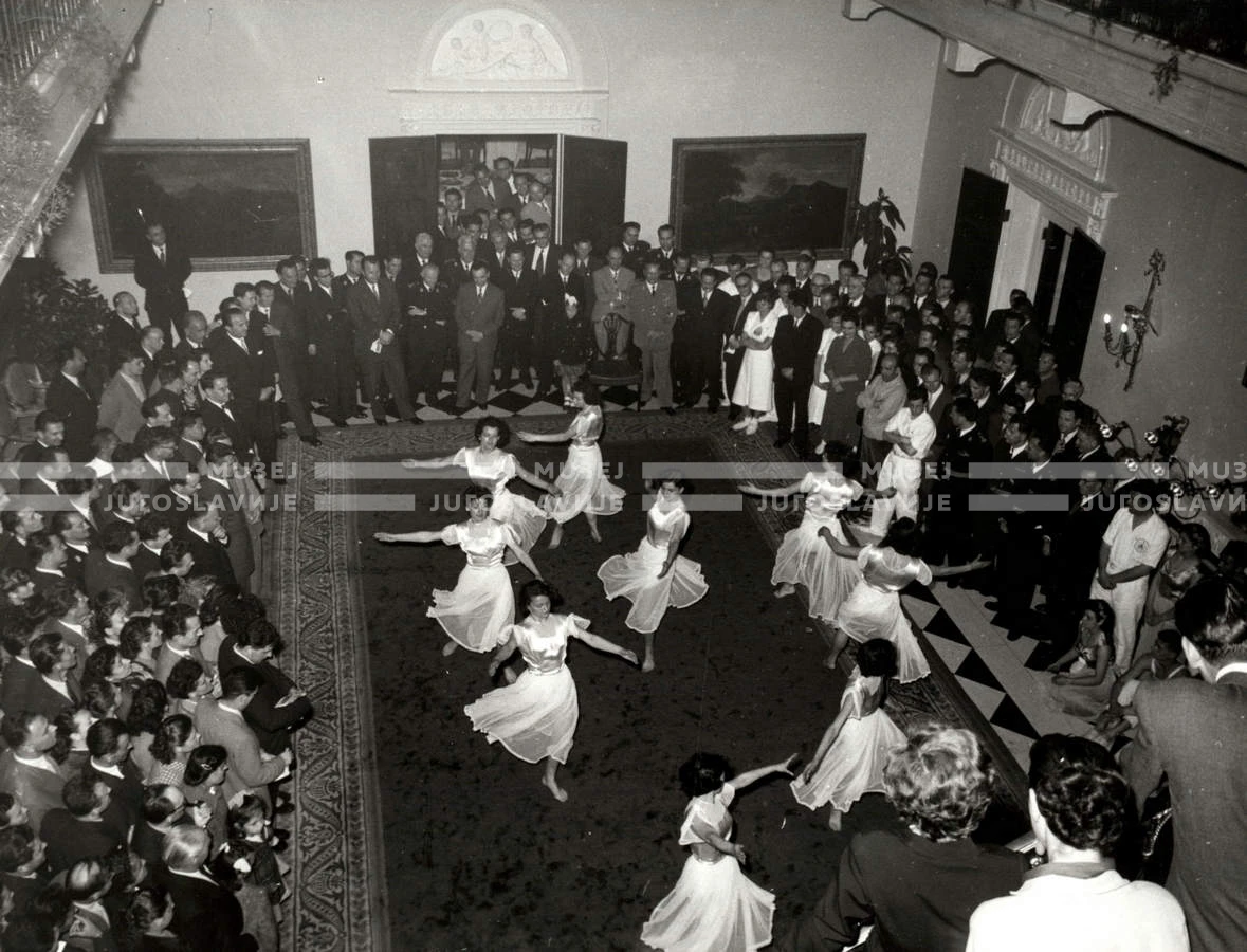 1954_028_110