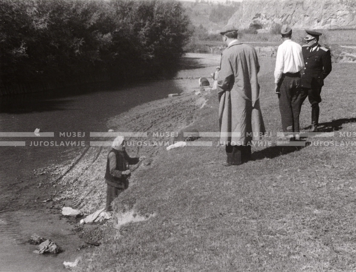 1949_004_062