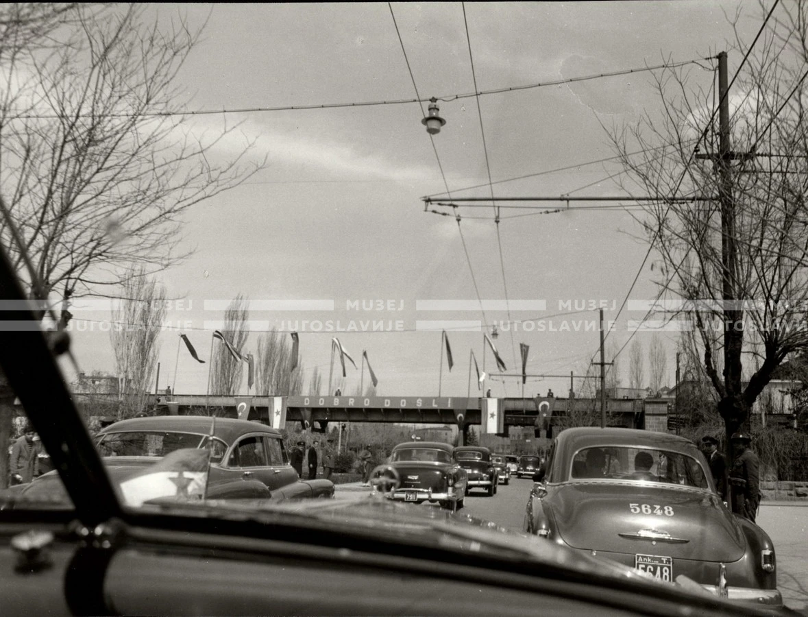 1954_027_063
