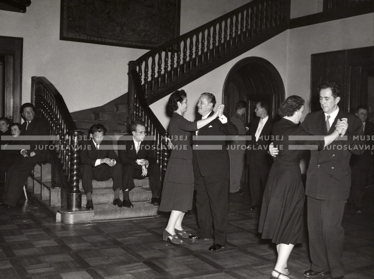 1952_013_004