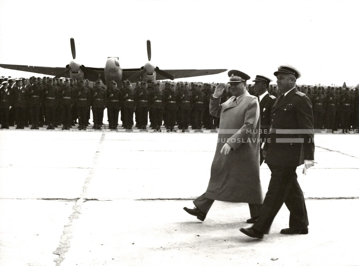 1952_014_039