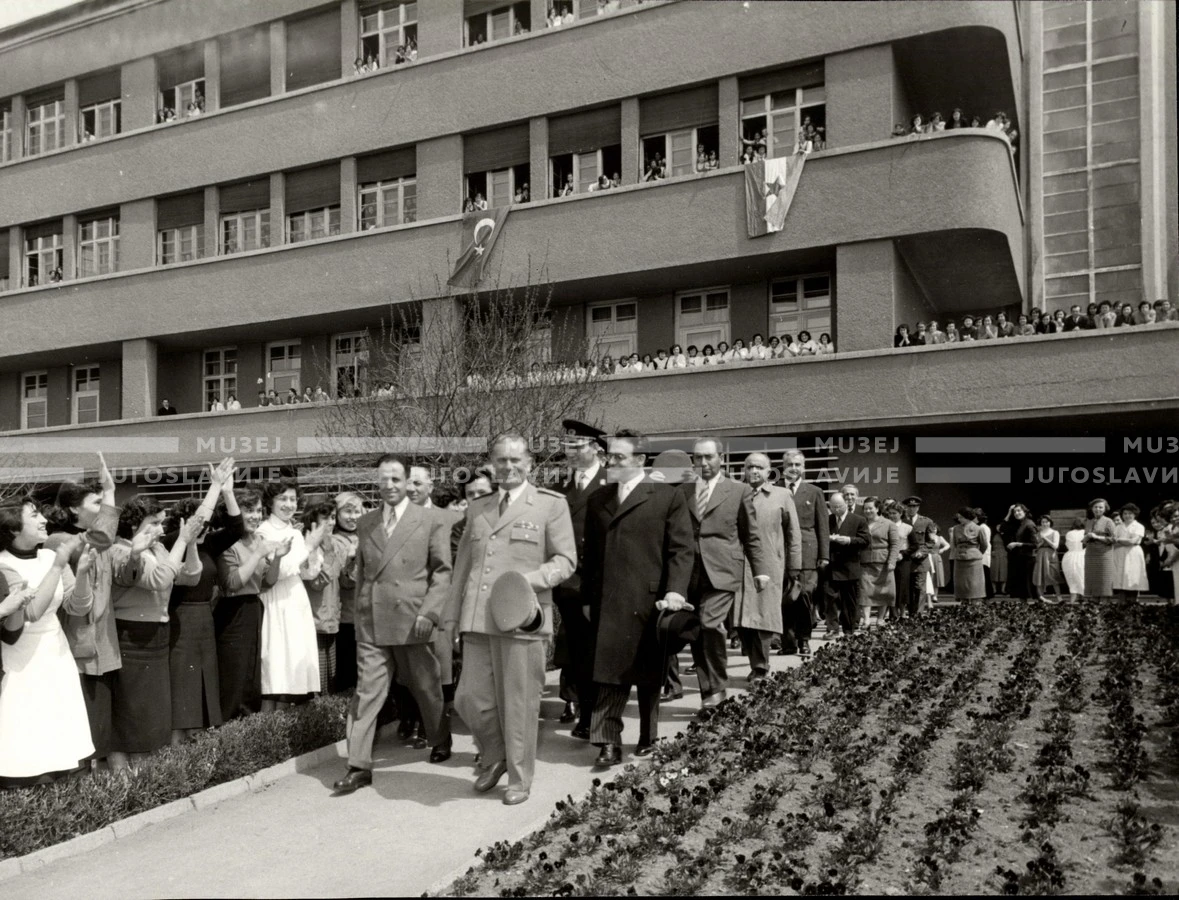 1954_027_066