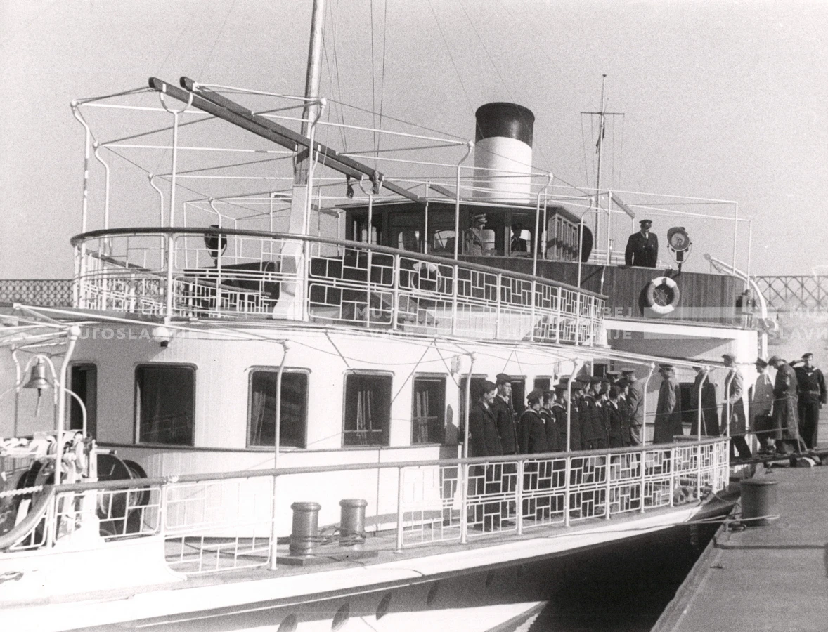 1949_004_104