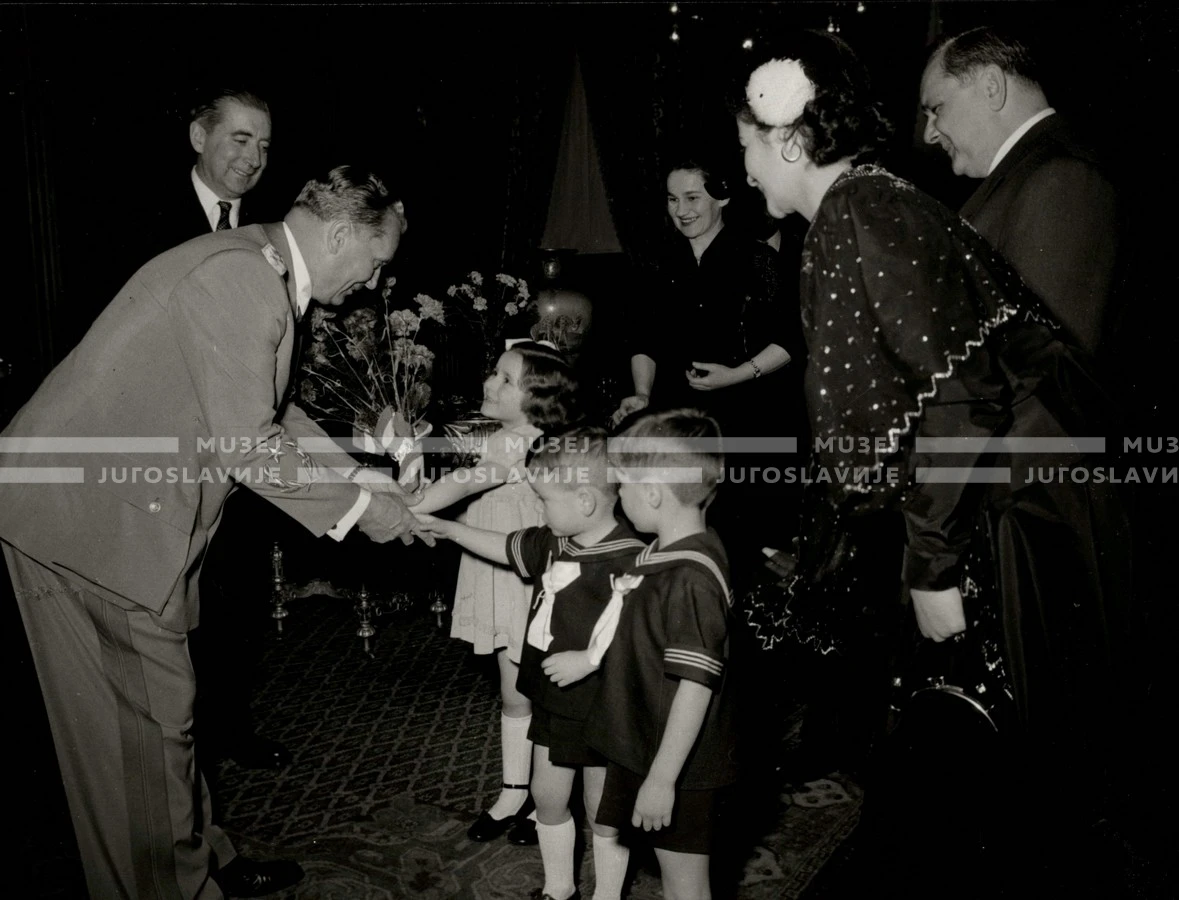 1954_027_104