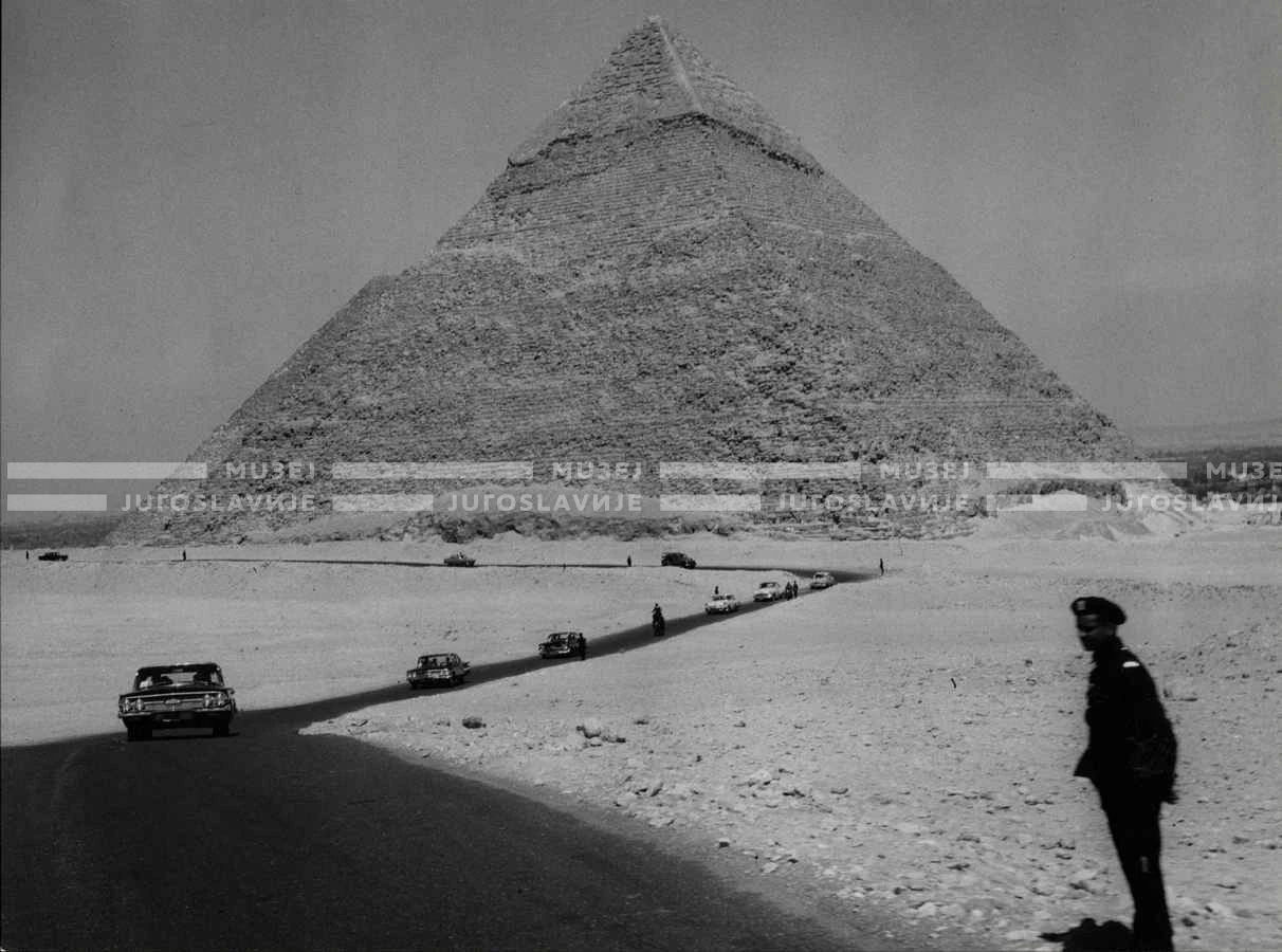 1961_165_046