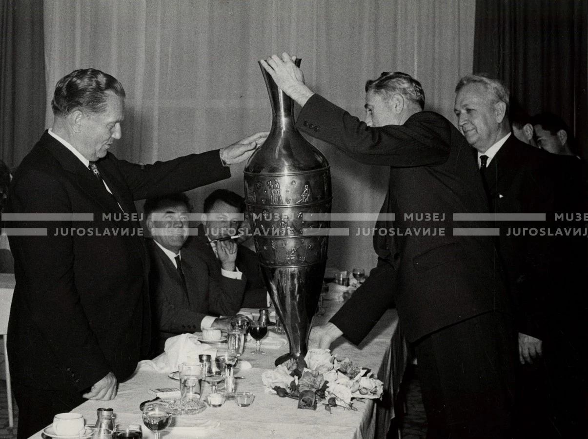 1961_169_188
