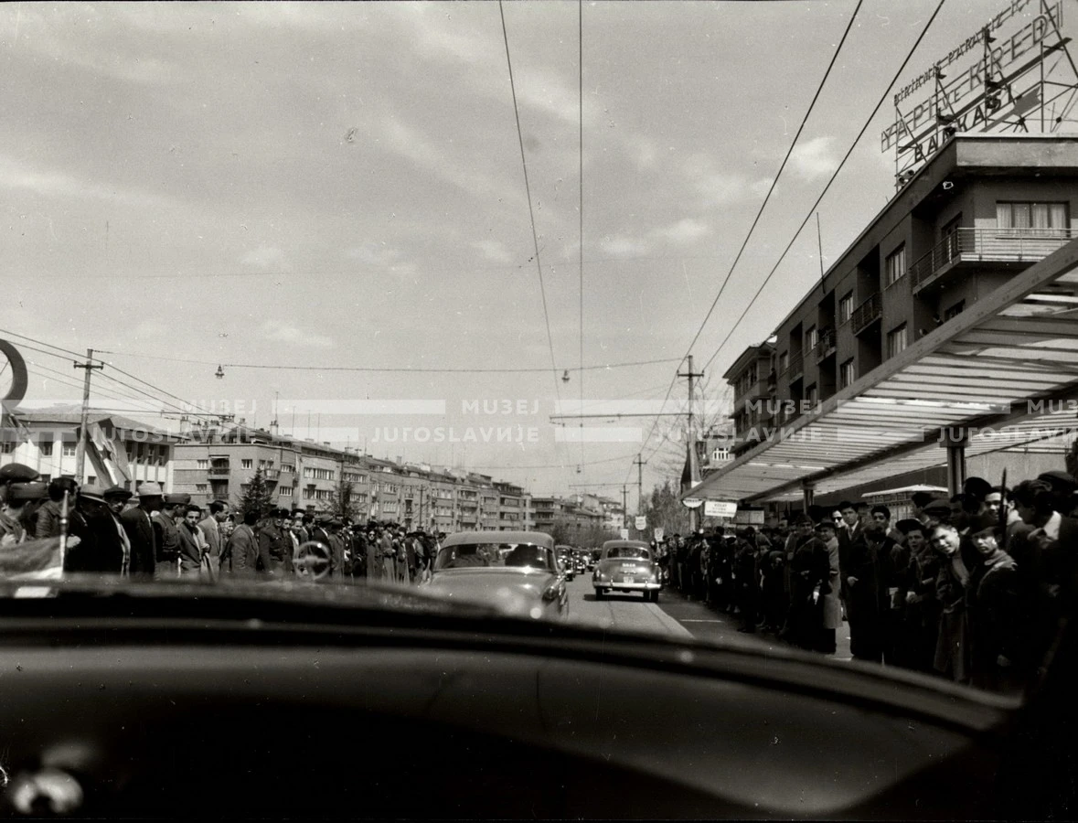 1954_027_080
