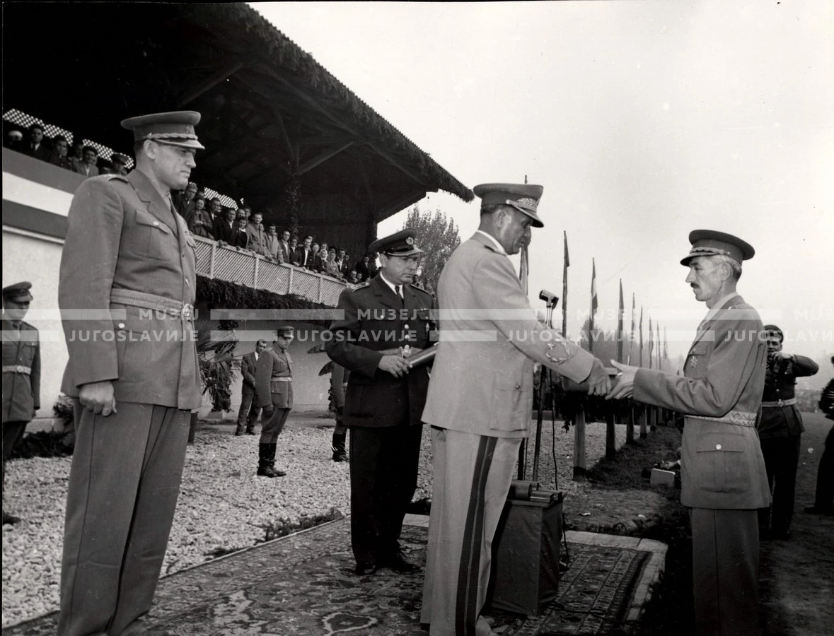 1953_024_005