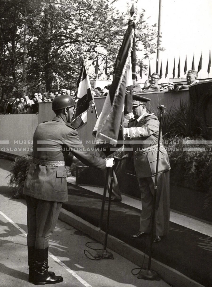 1952_014_001