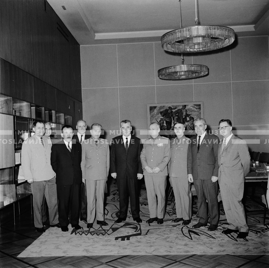 AR_B_34_12