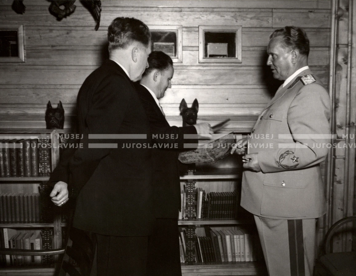 1952_014_080