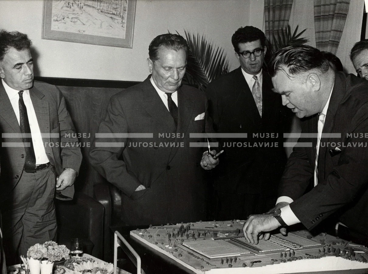 1961_169_039
