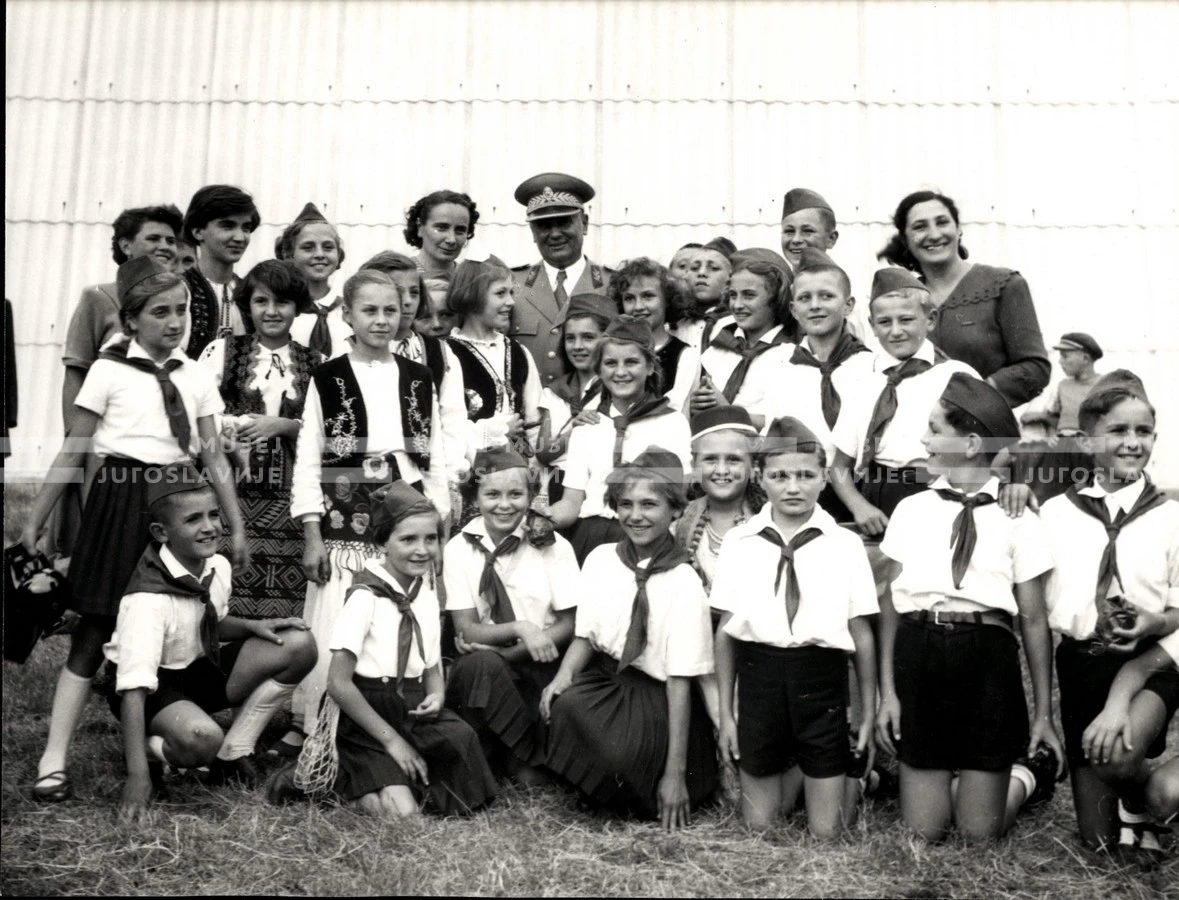 1953_023_160