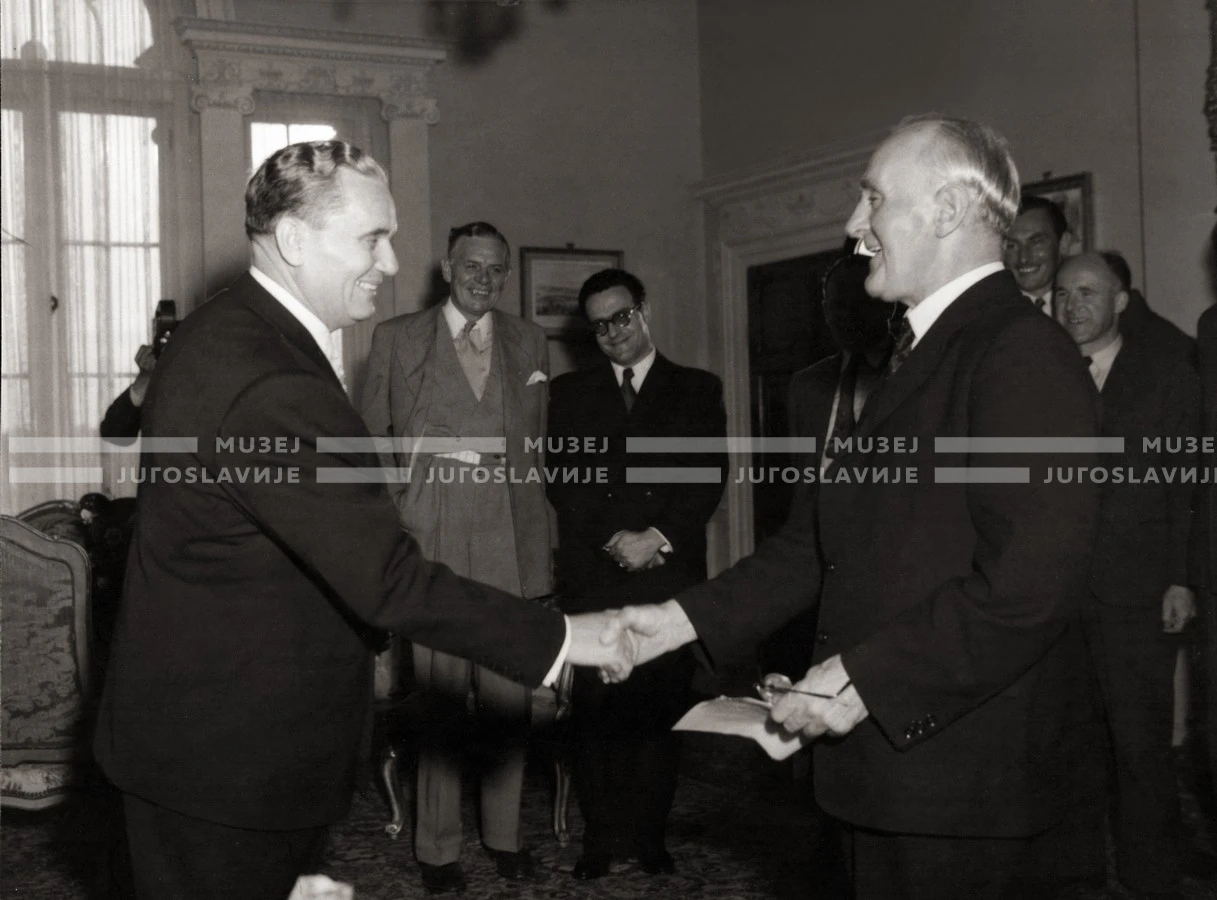 1951_009_085