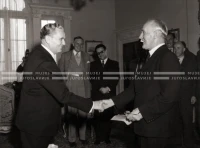 1951_009_085