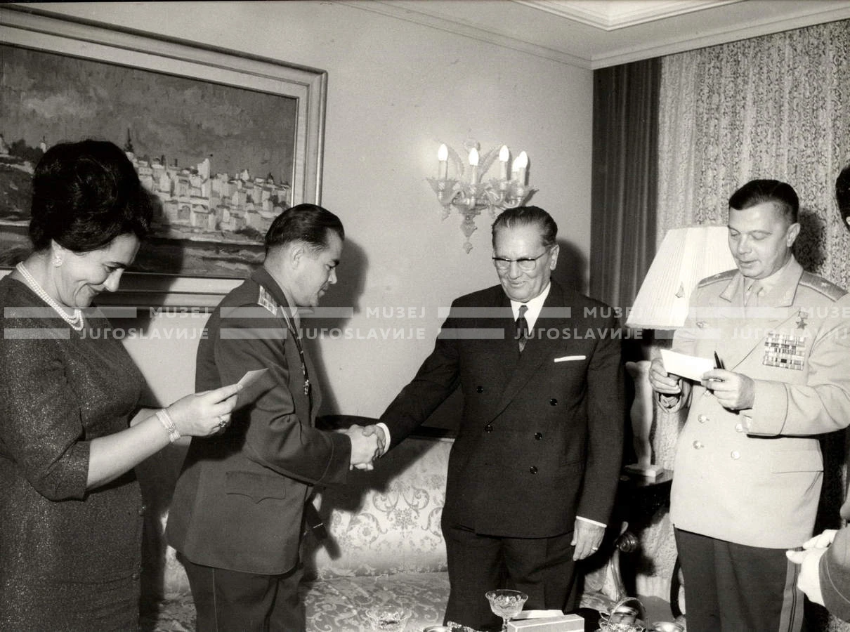 1964_252_019