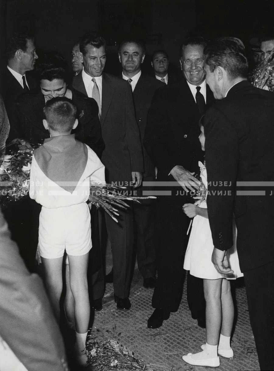 1961_165_055