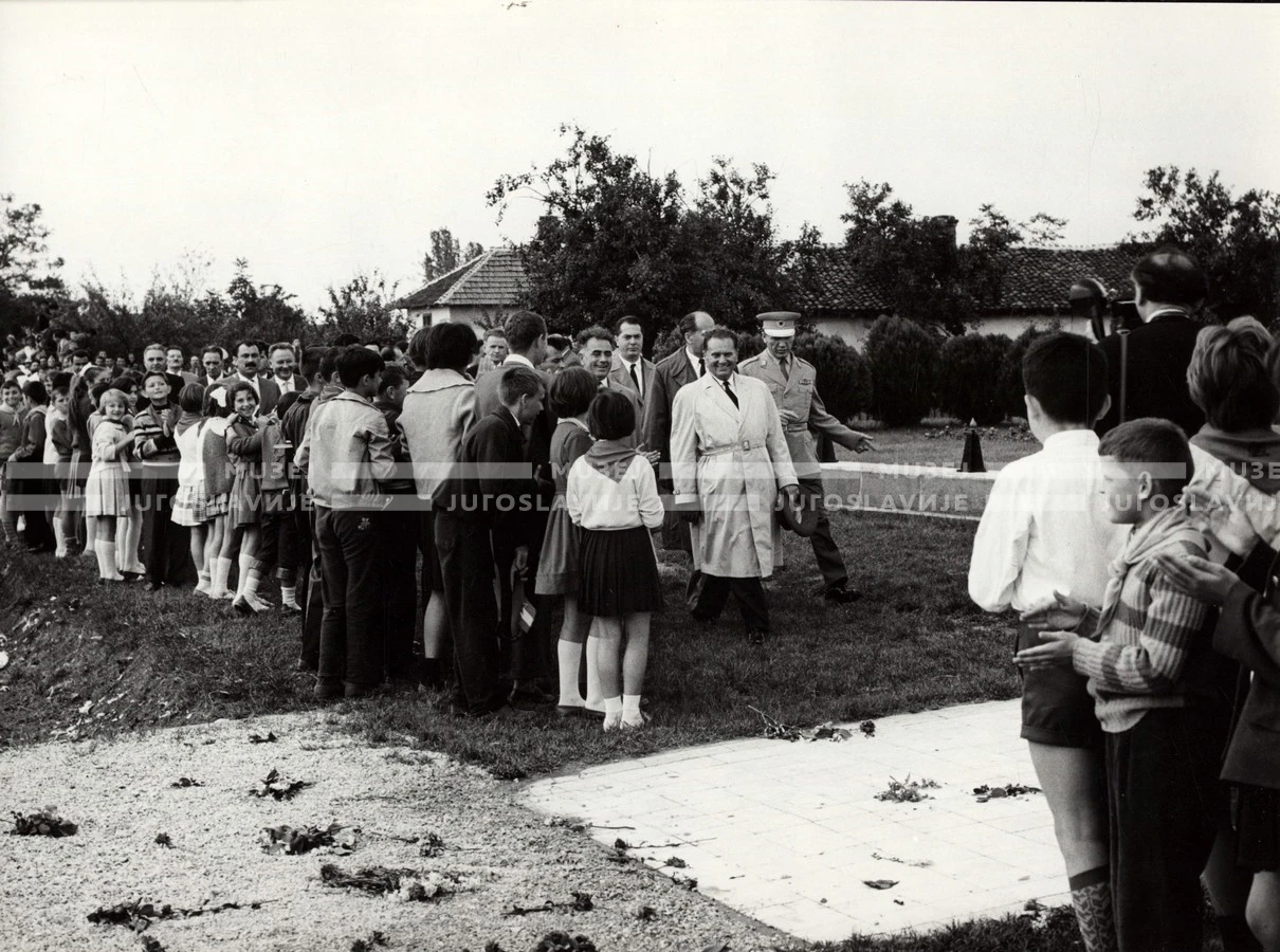1961_169_018