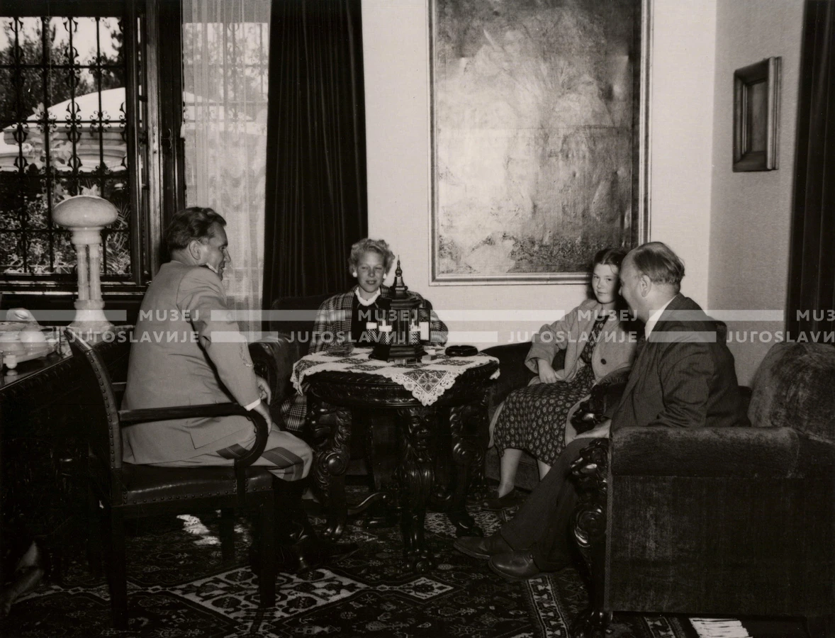1948_001_153