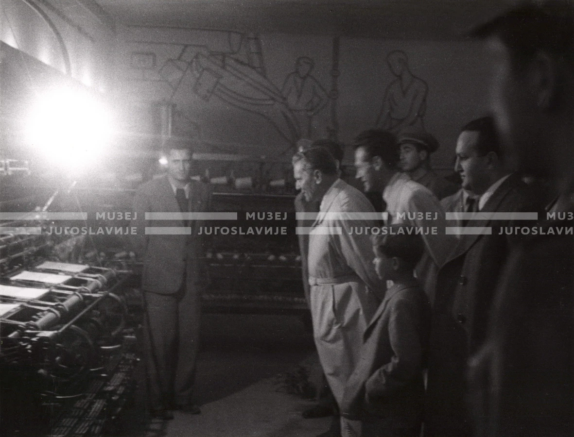 1949_004_100