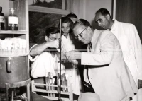 1951_010_081