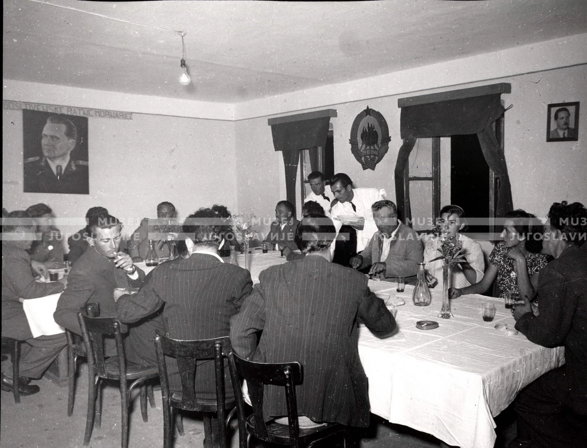 1953_023_071