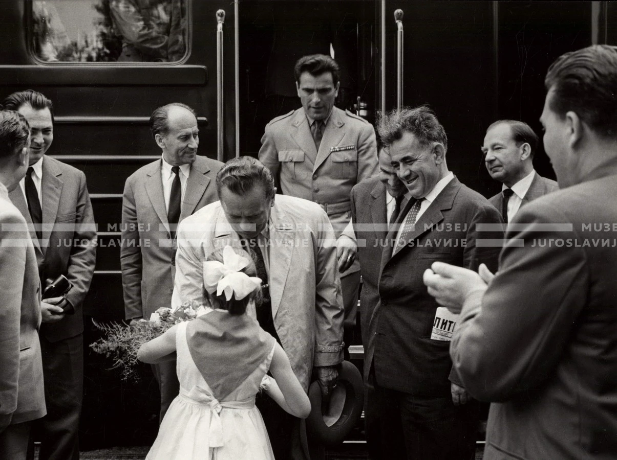 1961_169_121
