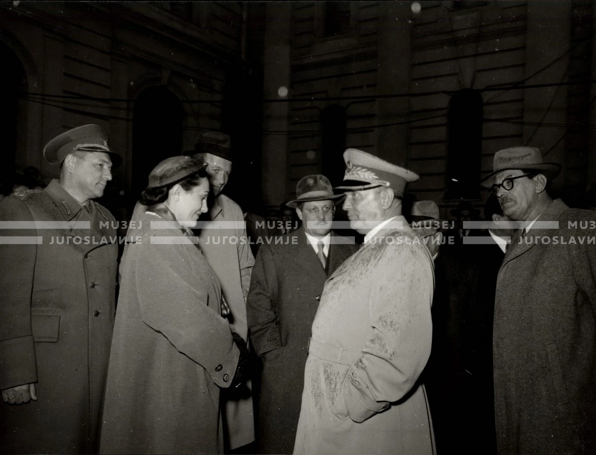 1954_027_192
