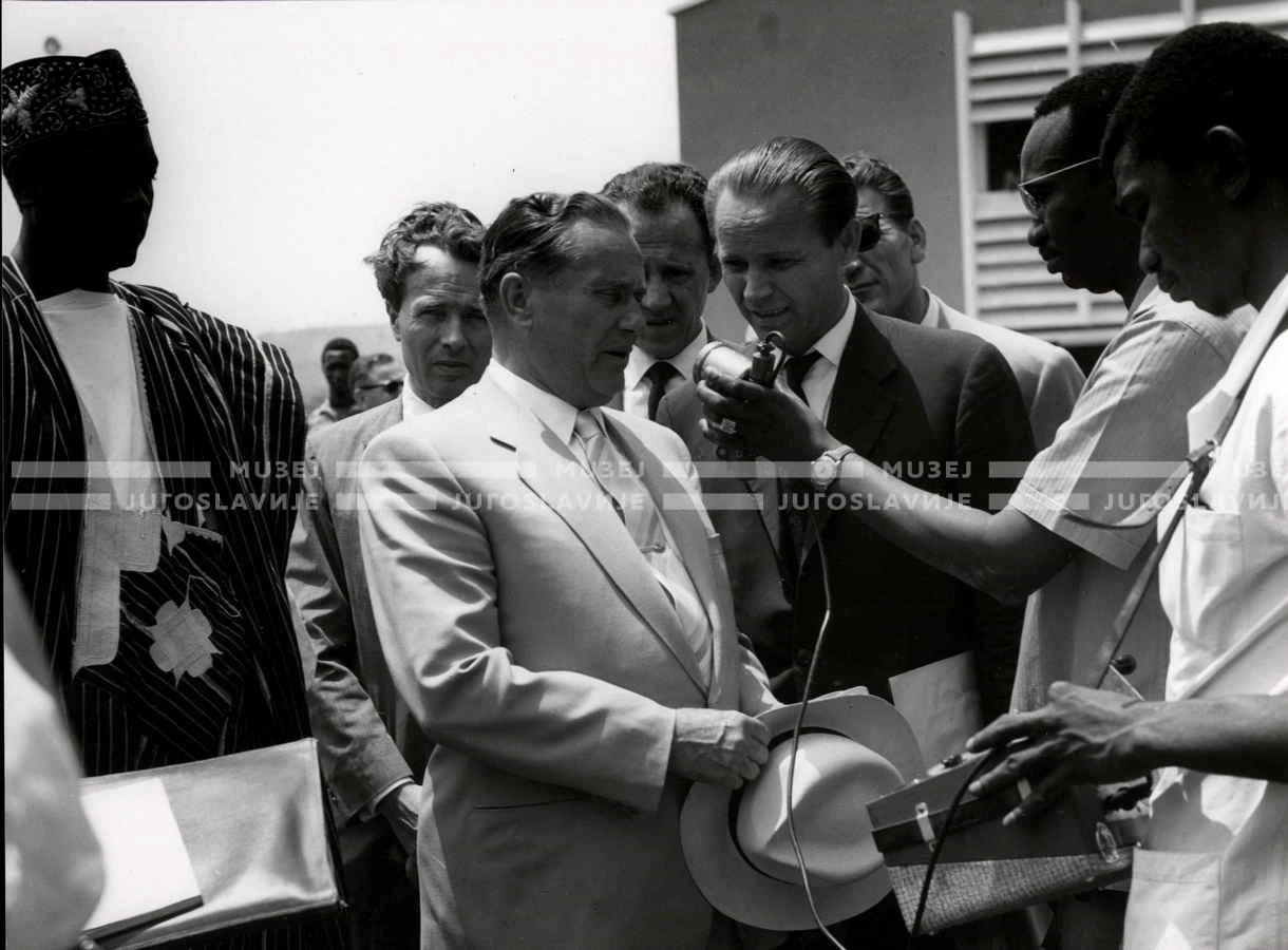 1961_159_117