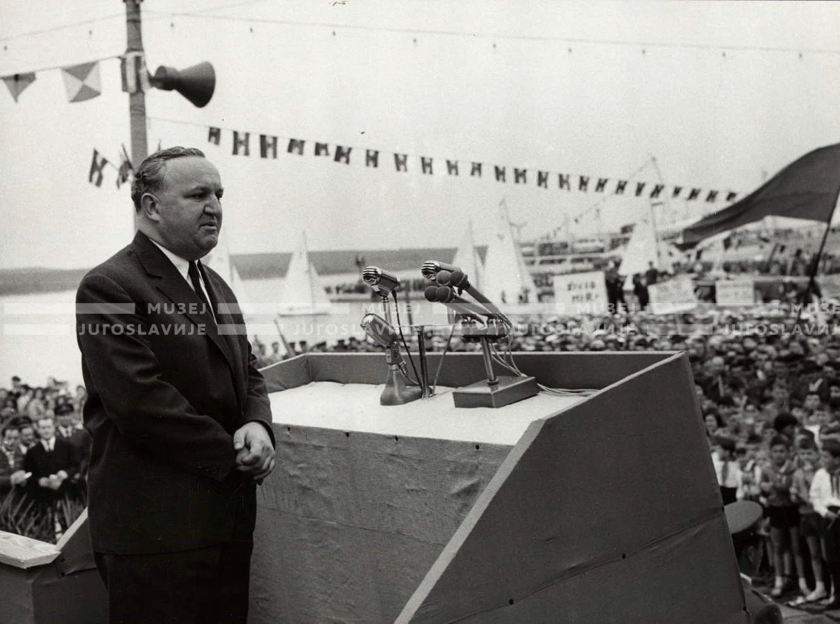 1961_166_094