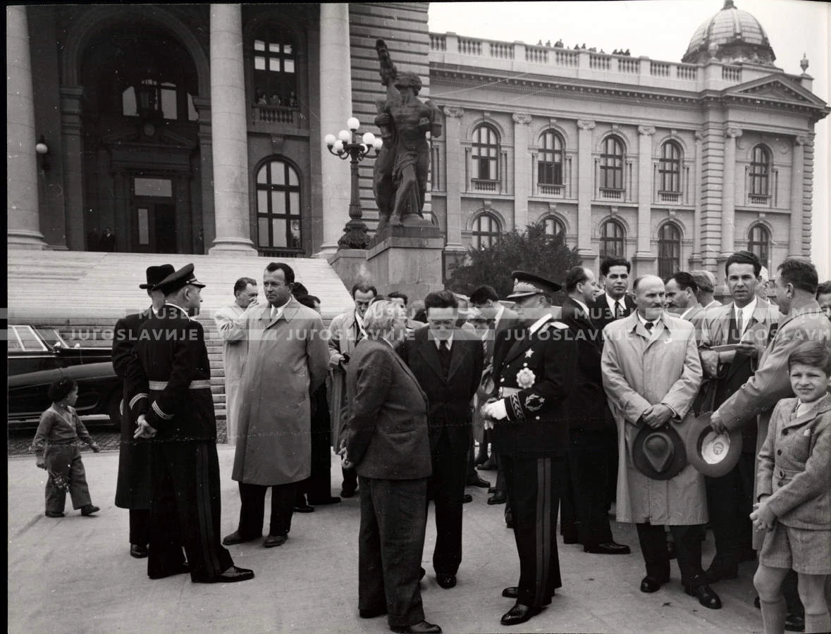 1954_028_027