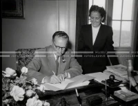 1953_024_059