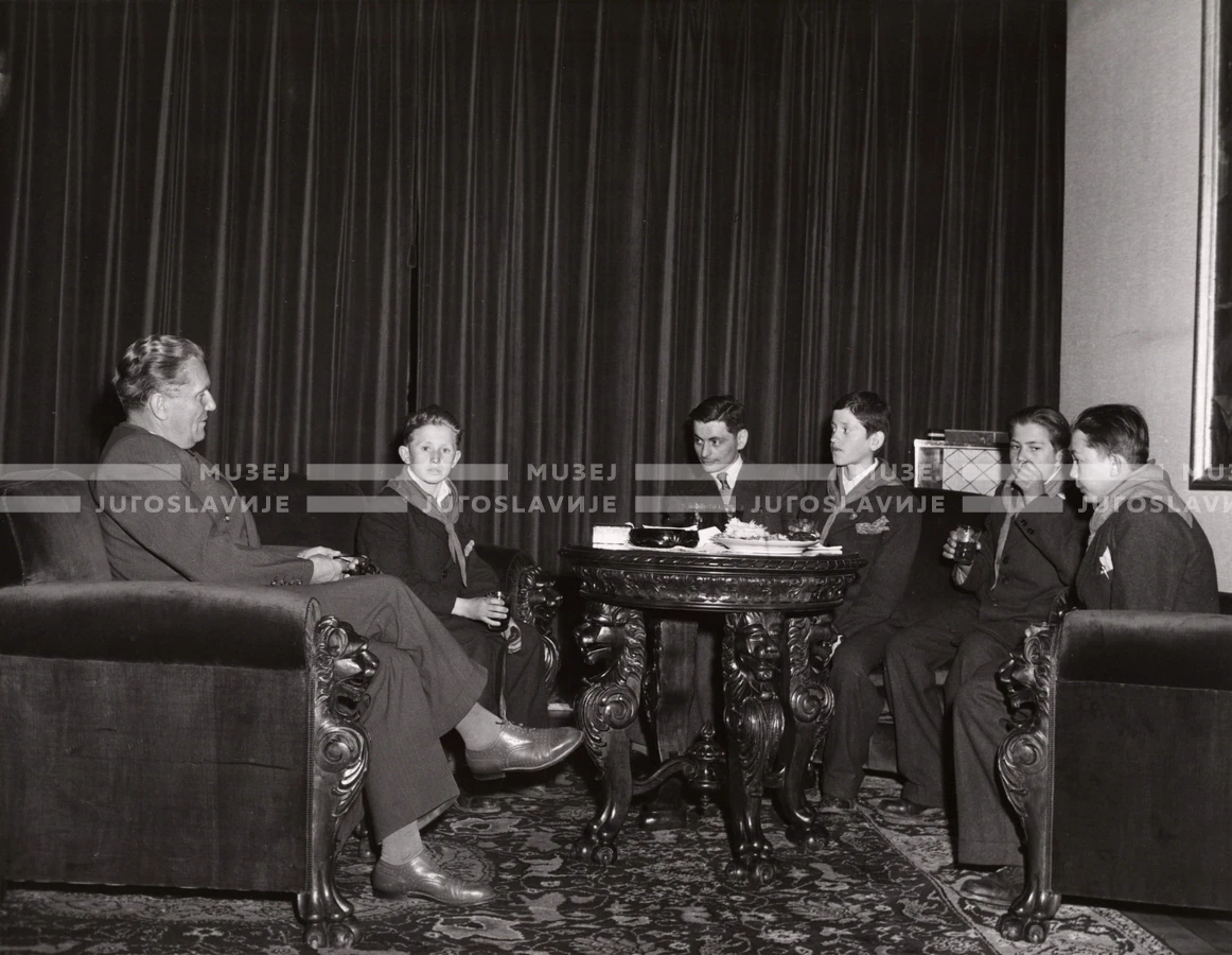 1949_003_017