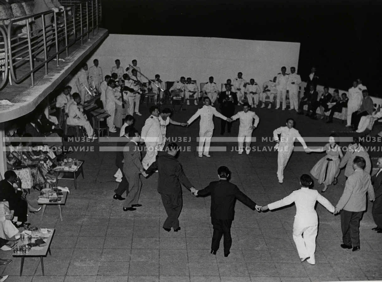 1961_157_142