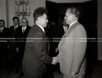 1954_028_098