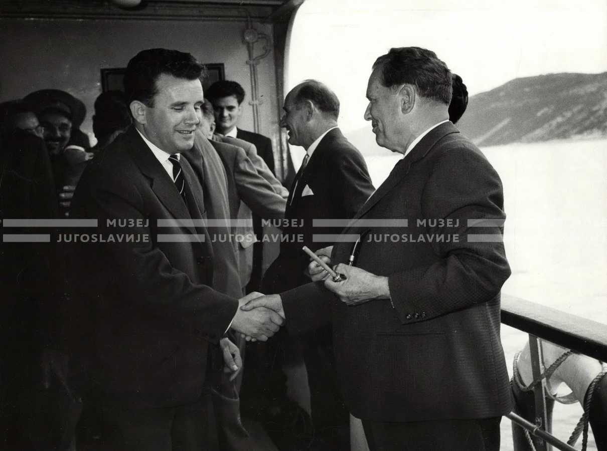 1961_166_044