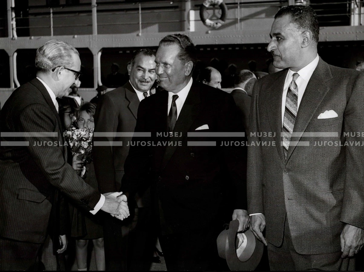 1961_164_019