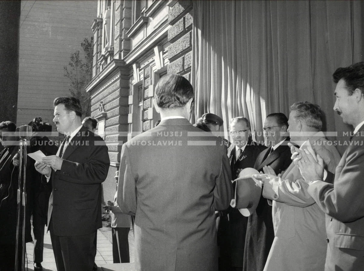 1964_252_198