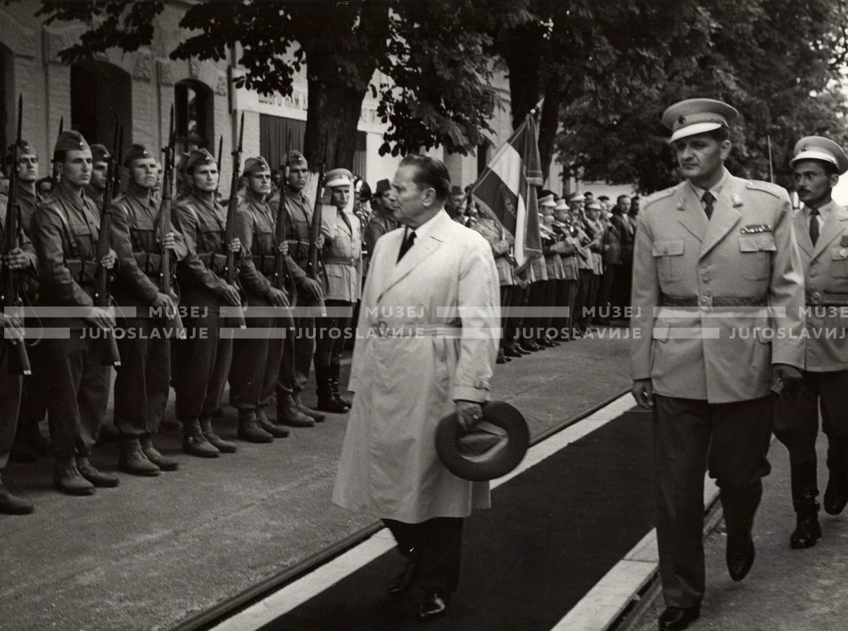 1961_169_003