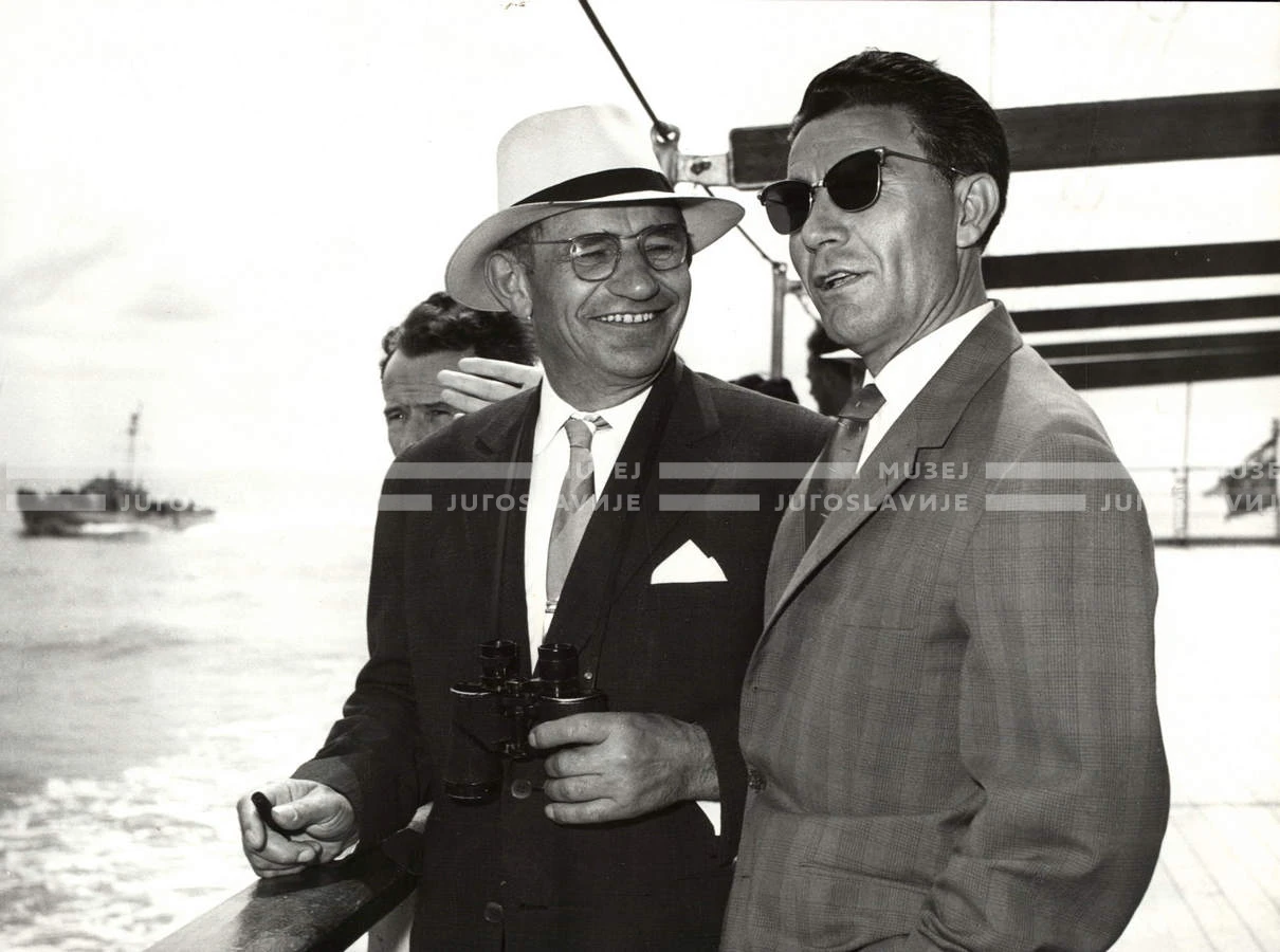 1961_166_015