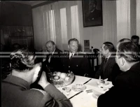 1953_025_049