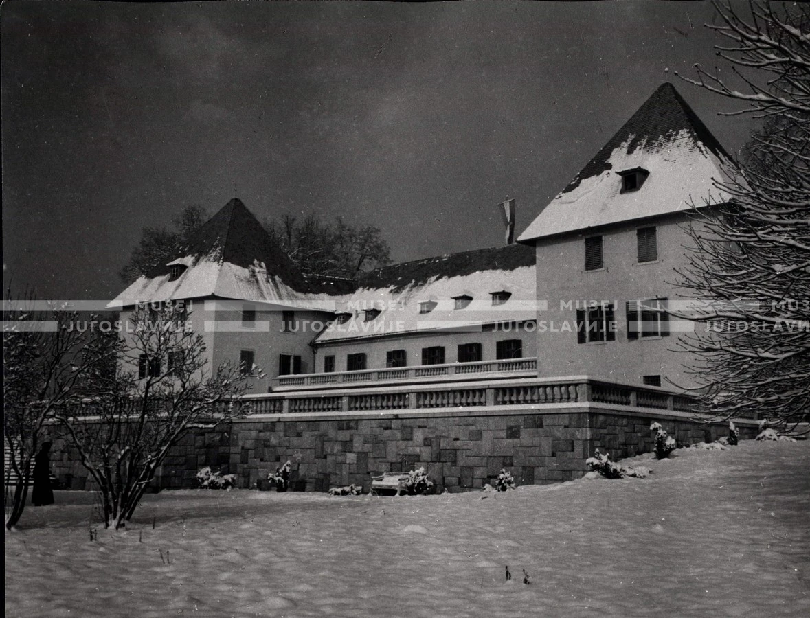 1953_025_105