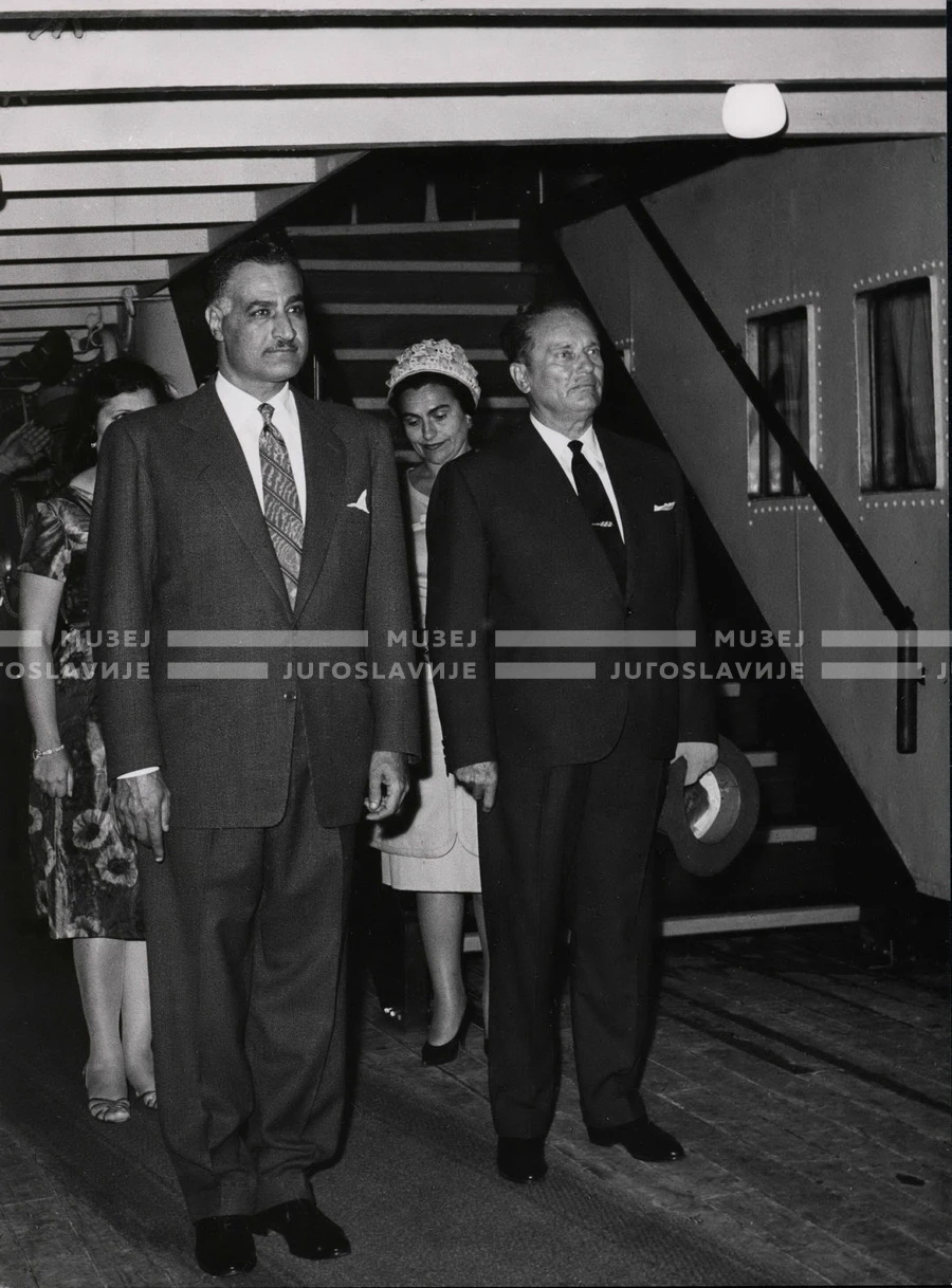 1961_165_137