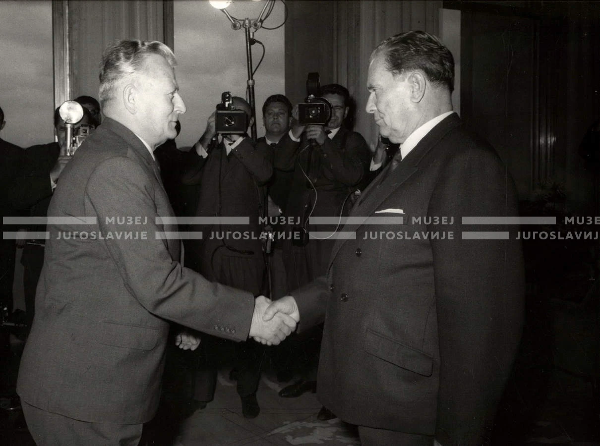 1964_252_132