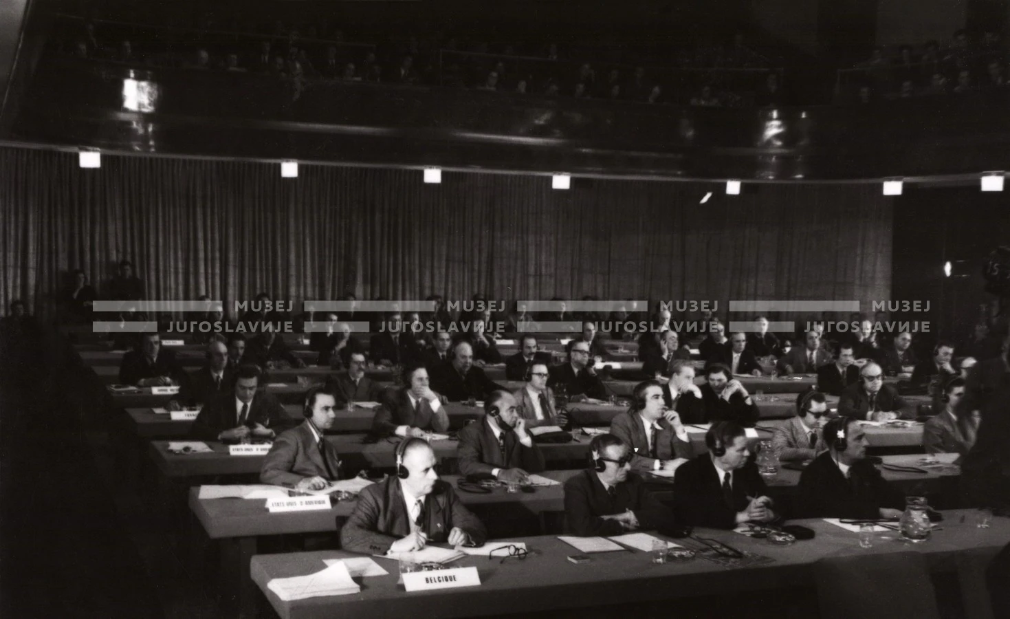 1951_012_076