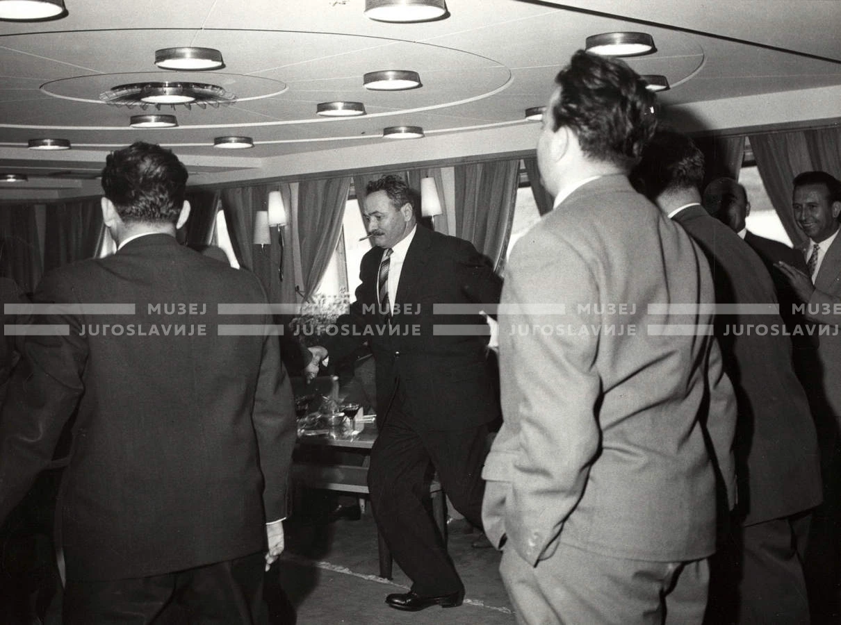 1961_166_040