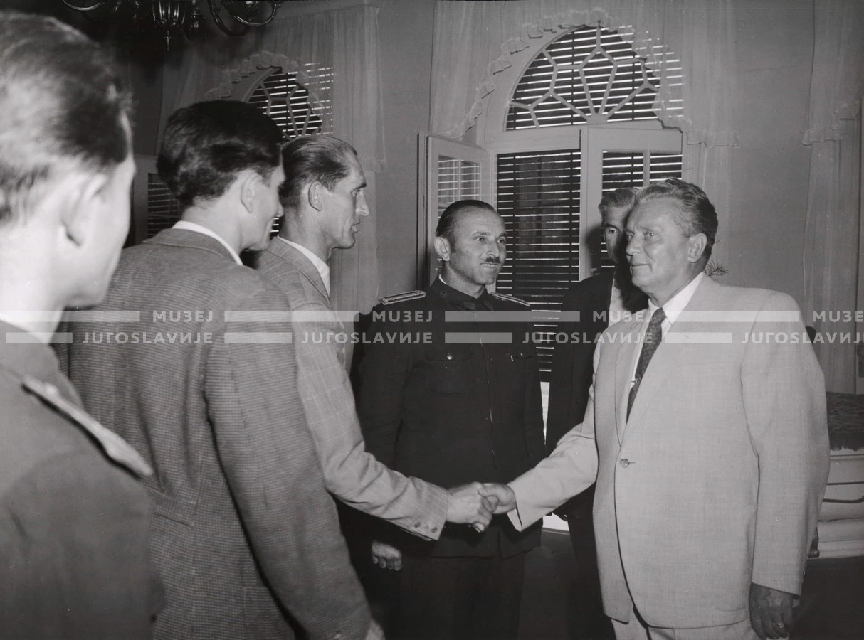1950_007_106